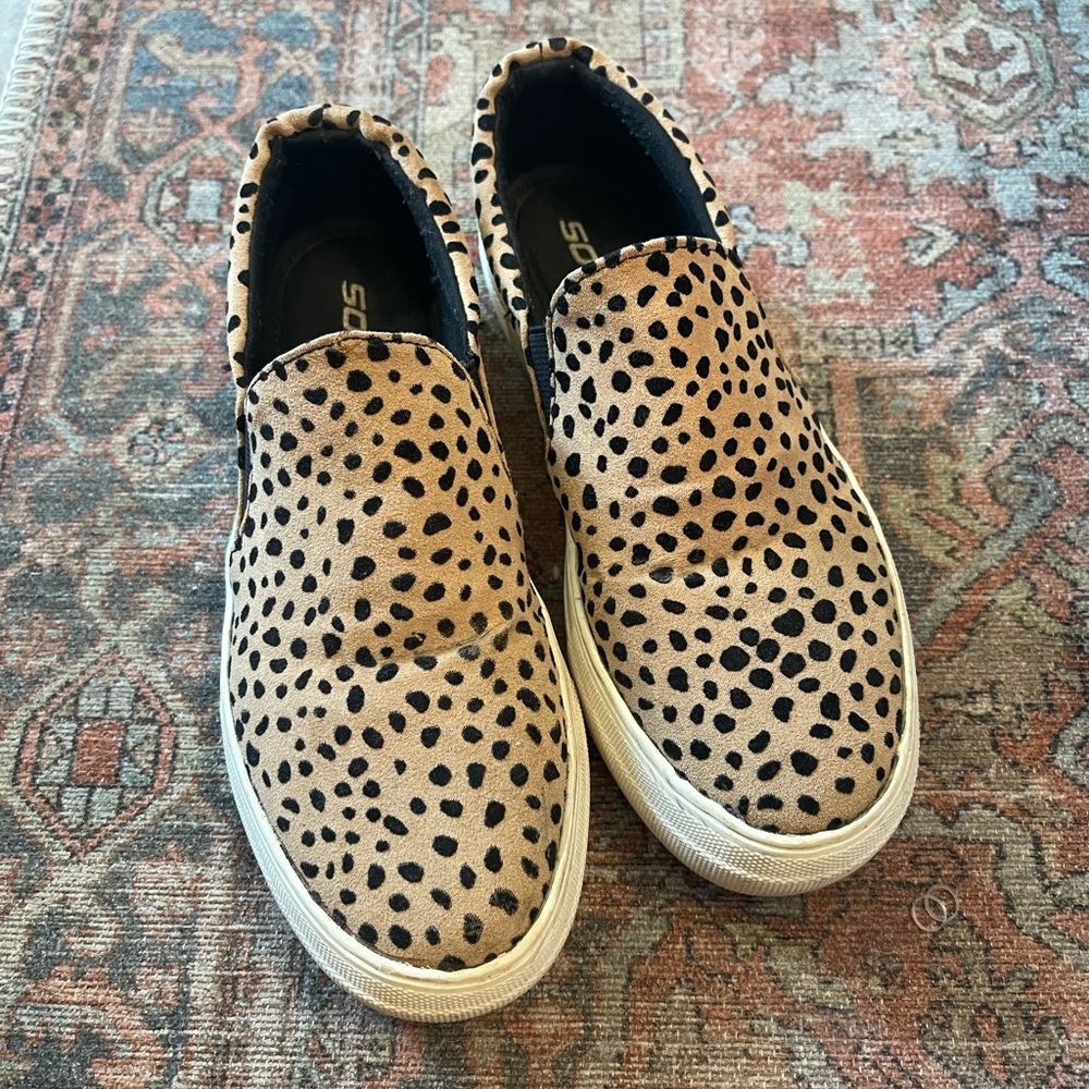 Platform sneakers